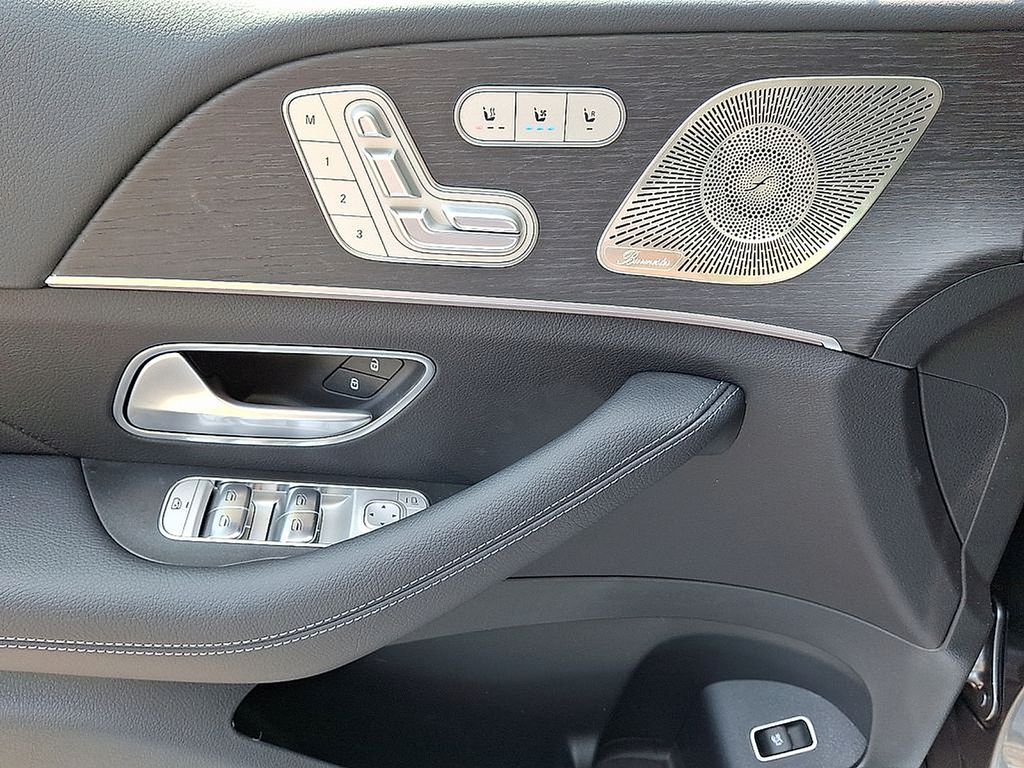 Thumbnail: 2025 Mercedes-Benz GLE - 9