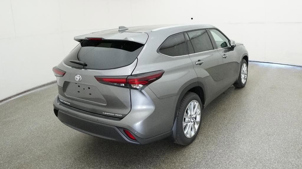 Thumbnail: 2026 Toyota Highlander - 12