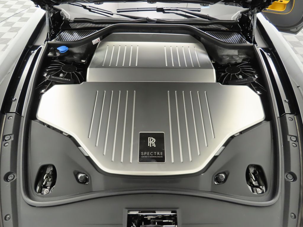 Thumbnail: 2024 Rolls-Royce Spectre - 27