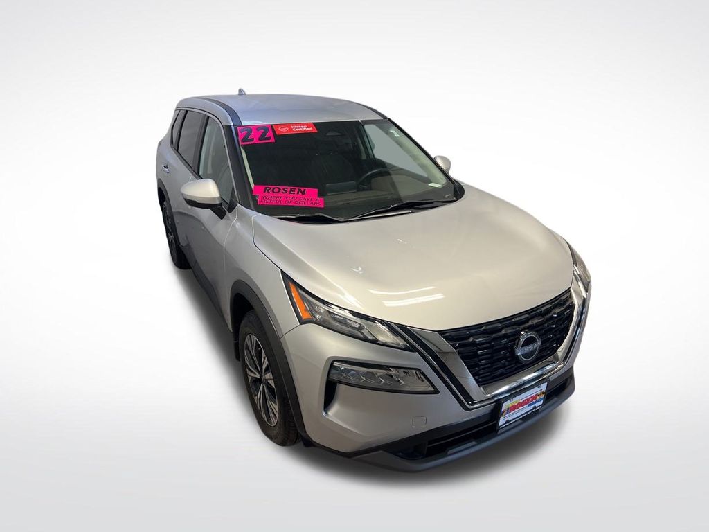 2022 Nissan Rogue SV photo