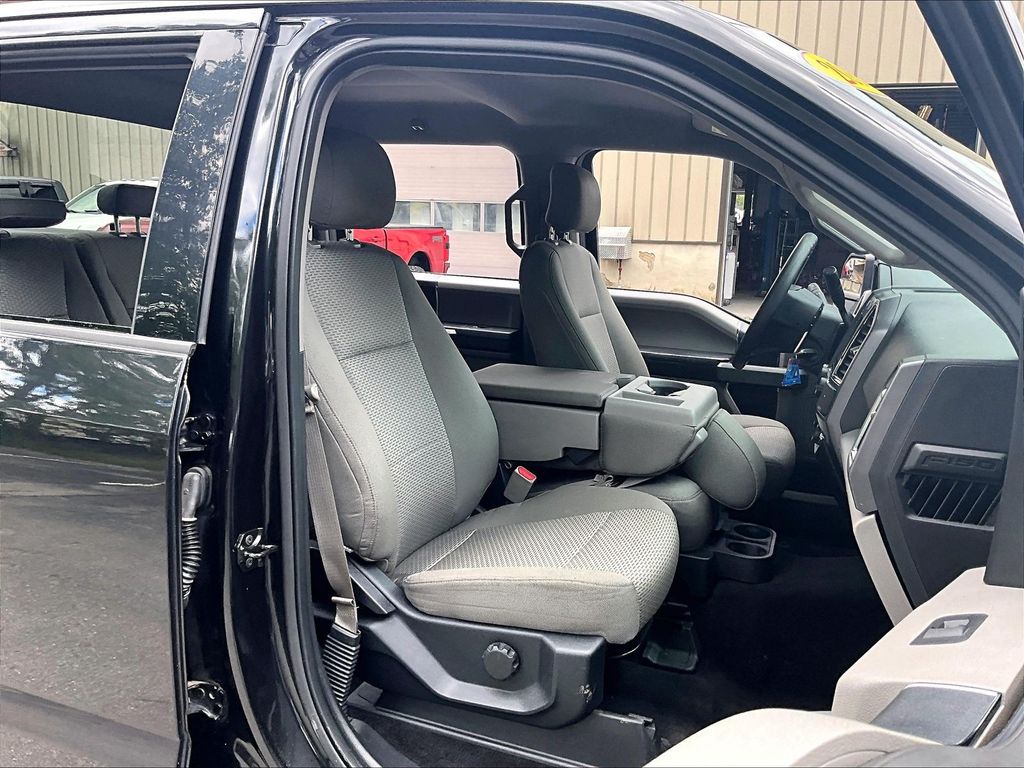 2015 Ford F-150 — photo 11