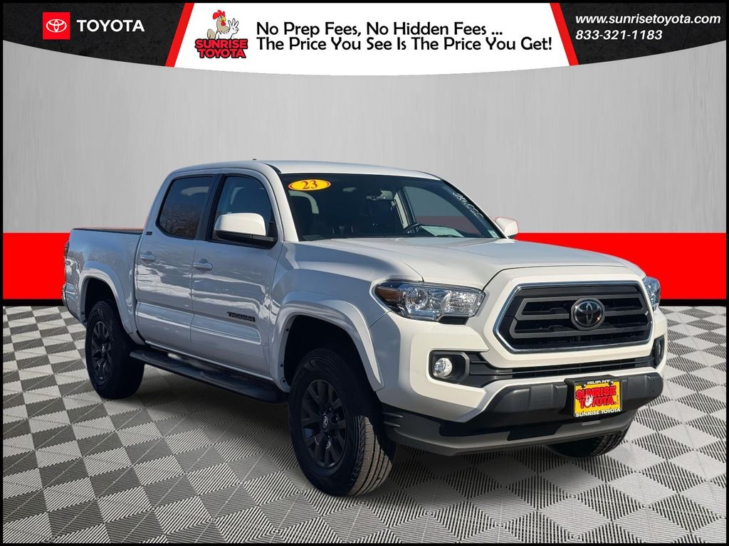 2023 Toyota Tacoma SR5's photo