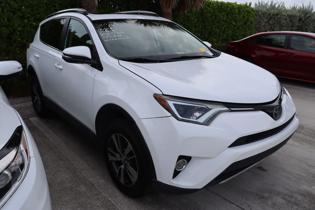 Thumbnail: 2018 Toyota RAV4 - 6