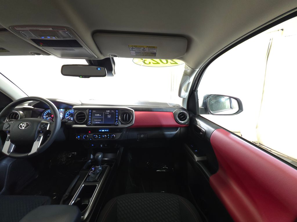 View vehicle photo 7