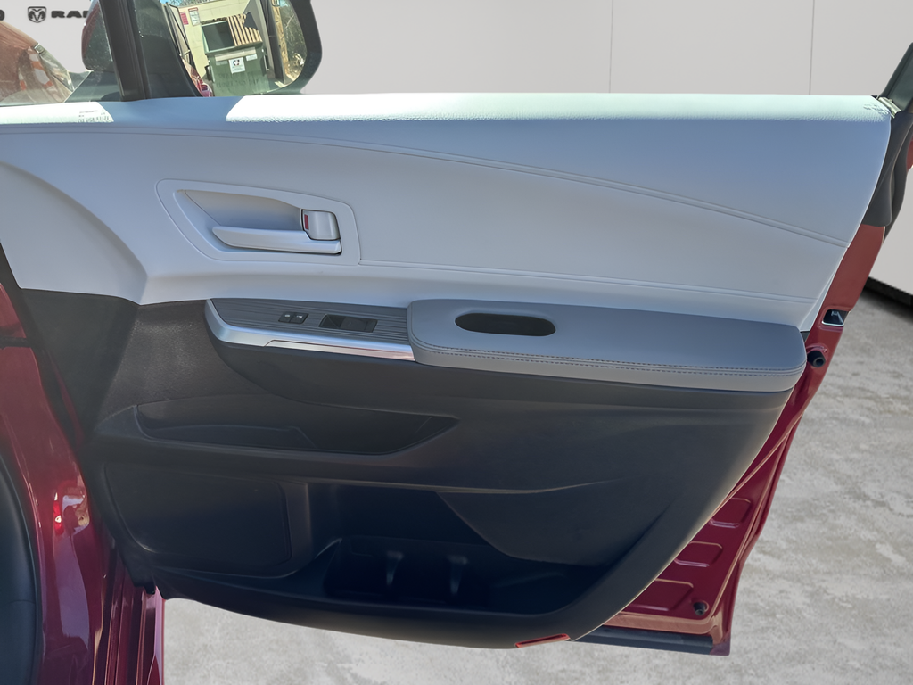 Used Car 2025 Toyota Sienna  Le For Sale Under $50,000 In Austin, Texas