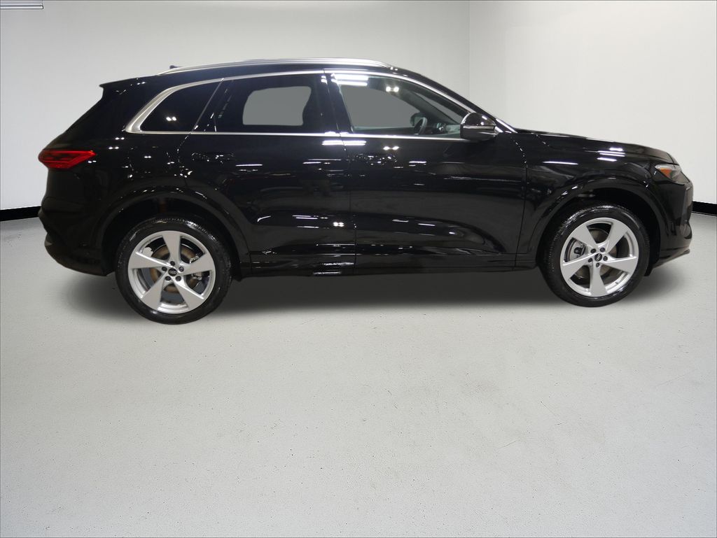 Thumbnail: 2025 Audi Q5 - 6