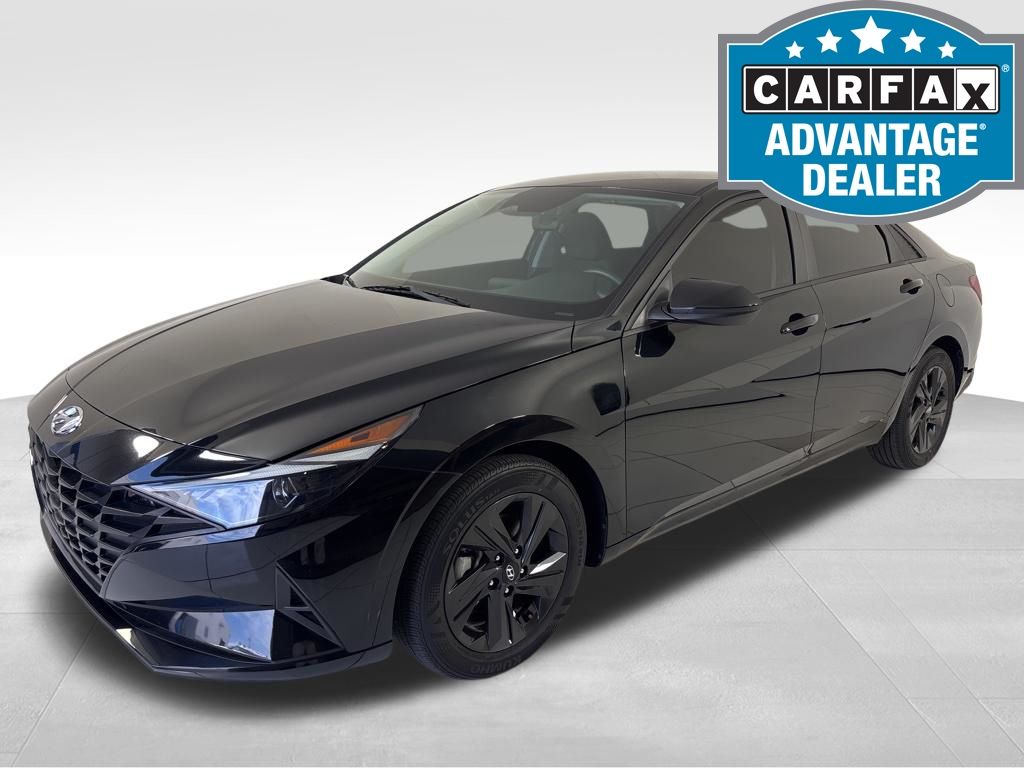 Onyx Black 2023 Hyundai Elantra SEL FWD Sedan Front-Wheel Drive Continuously Variable Transmission