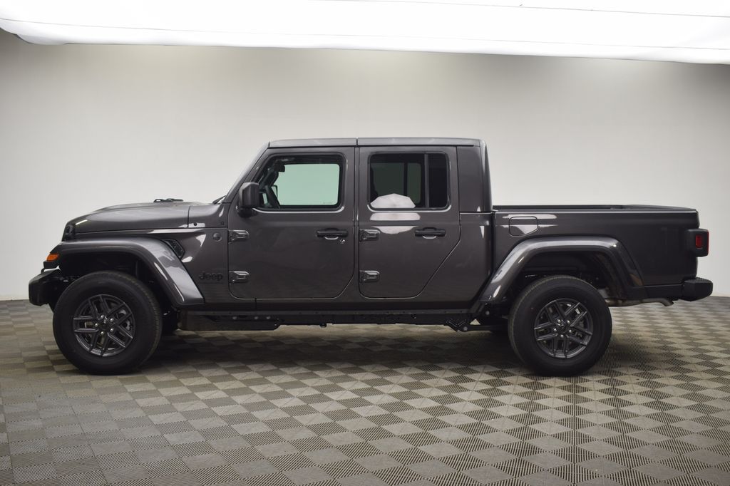 new 2026 Jeep Gladiator car, priced at $47,491