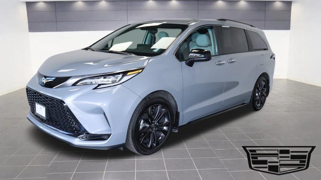 2024 Toyota Sienna XSE 7-Passenger FWD