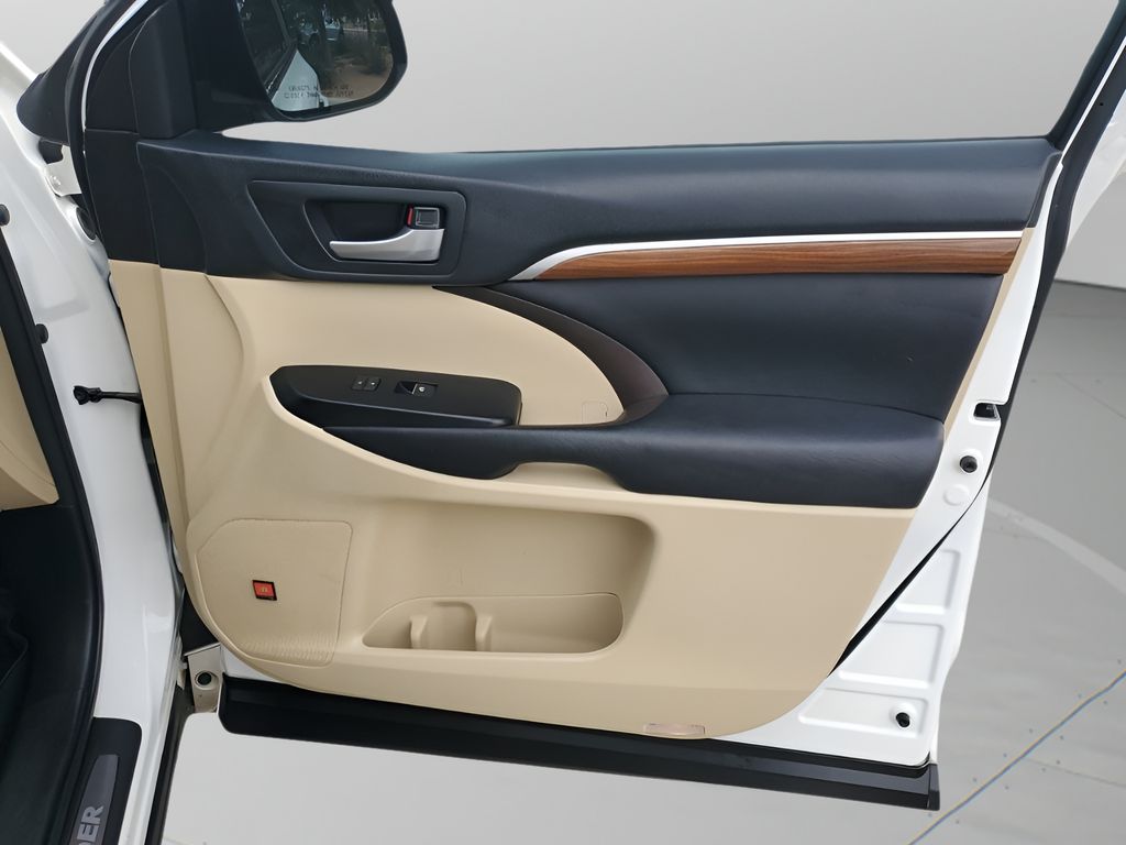 Used Car 2017 Toyota Highlander  Limited For Sale Under $25,000 In Austin, Texas