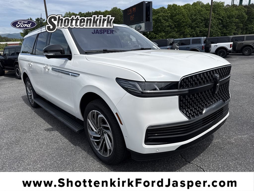 Pristine White Metallic Tri-Coat 2025 Lincoln Navigator SUV / Crossover Four-Wheel Drive Automatic
