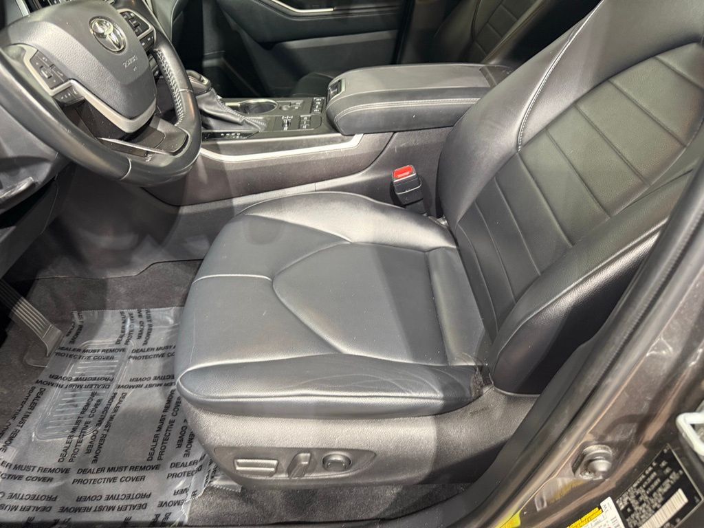 2022 Toyota Highlander XLE 15