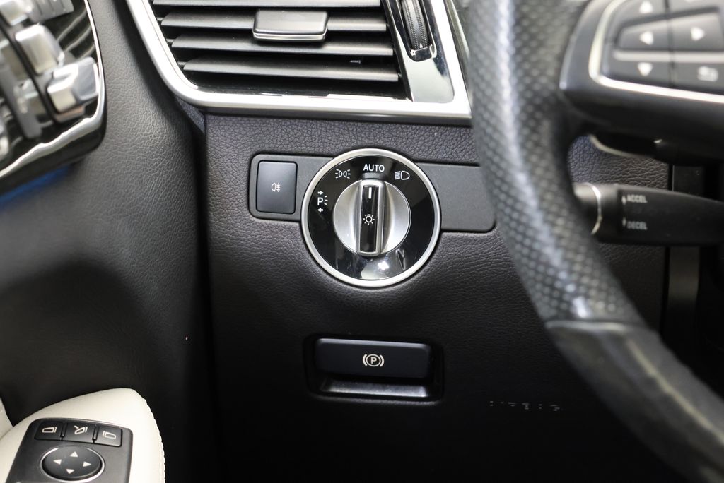 Thumbnail: 2019 Mercedes-Benz GLS - 19