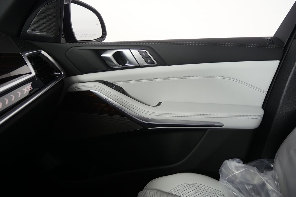 Thumbnail: 2026 BMW X5 - 23