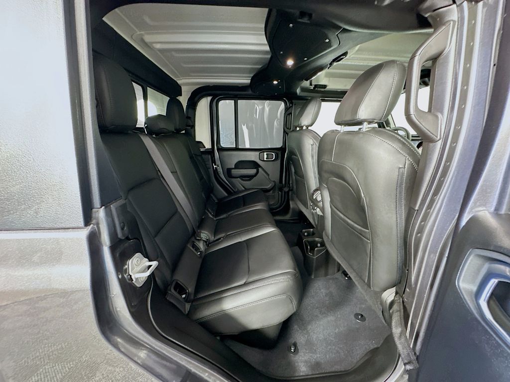 Thumbnail: 2024 Jeep Gladiator - 26