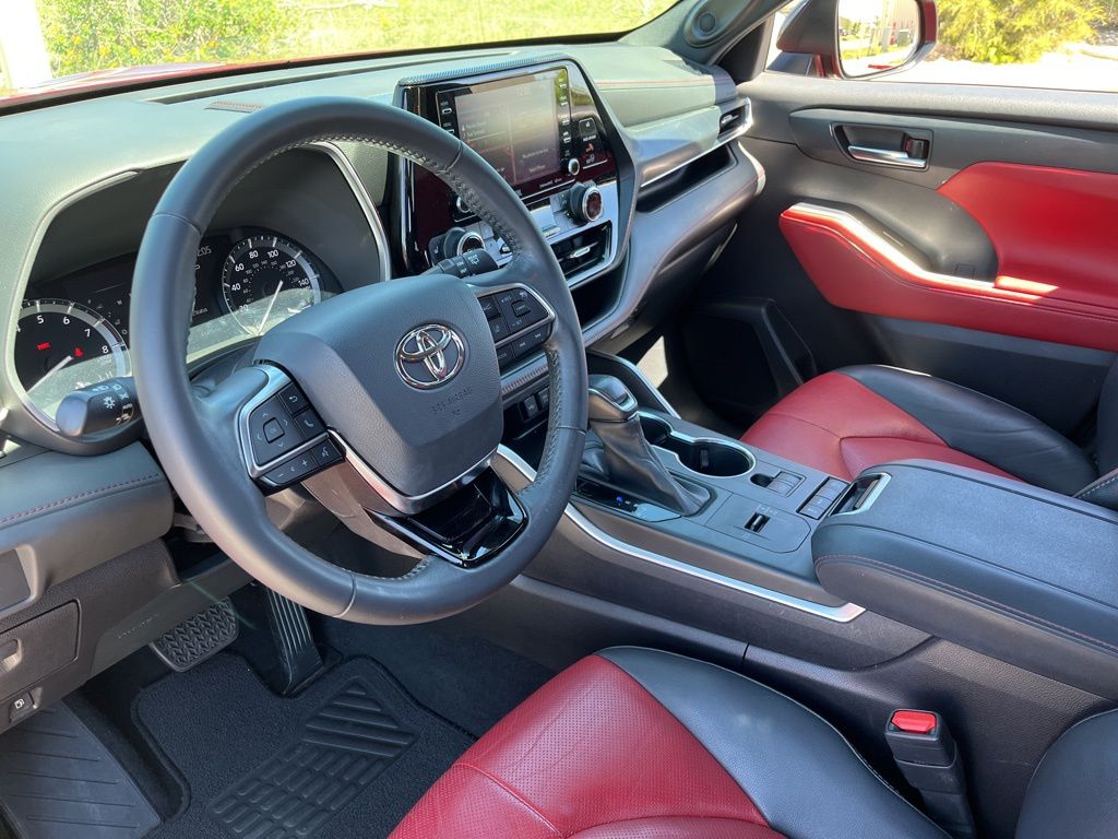 2021 Toyota Highlander XSE 19