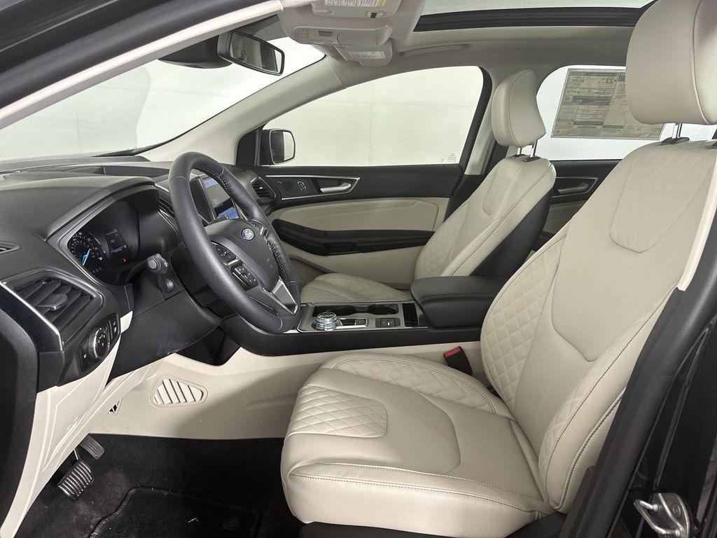 2024 Ford Edge Titanium 8