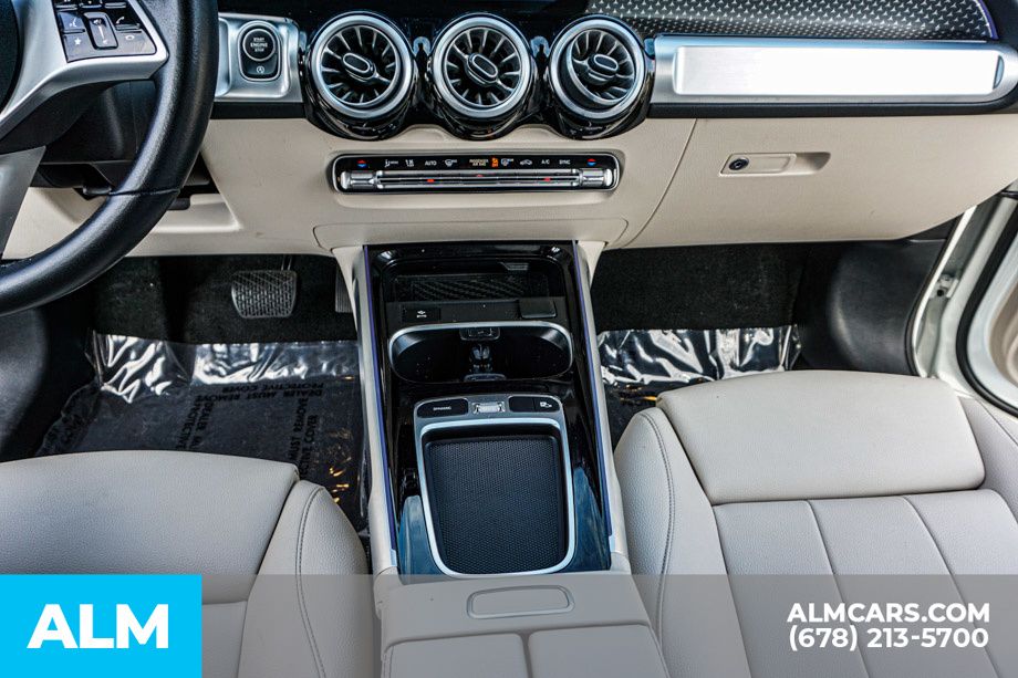 Used 2024 White Mercedes-Benz GLB 250 image 40