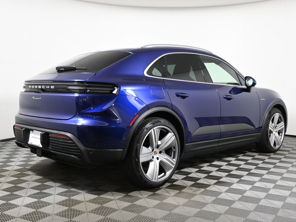 2024 Porsche Macan T 7