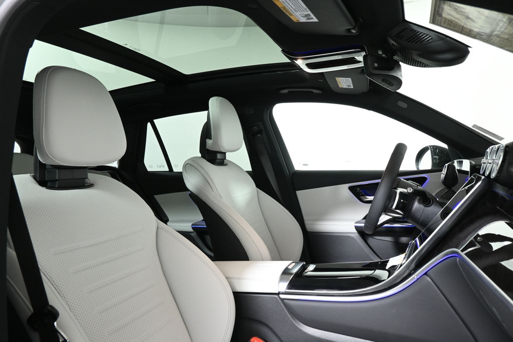 2025 Mercedes-Benz GLC 300 19