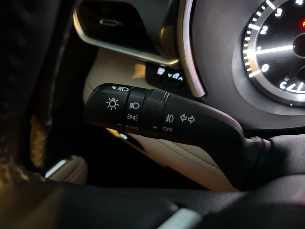 Thumbnail: 2023 Toyota Highlander - 23