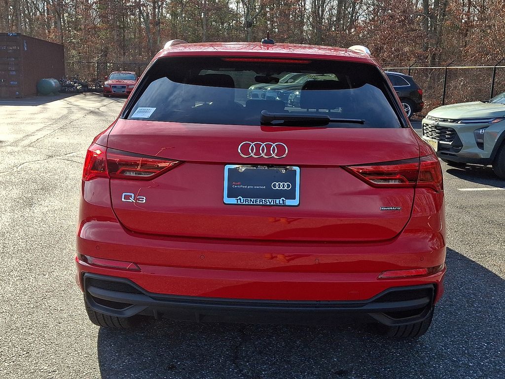 Thumbnail: 2023 Audi Q3 - 5