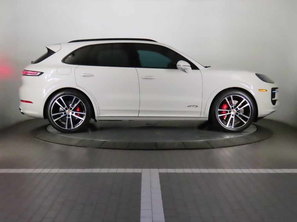 Thumbnail: 2025 Porsche Cayenne - 8