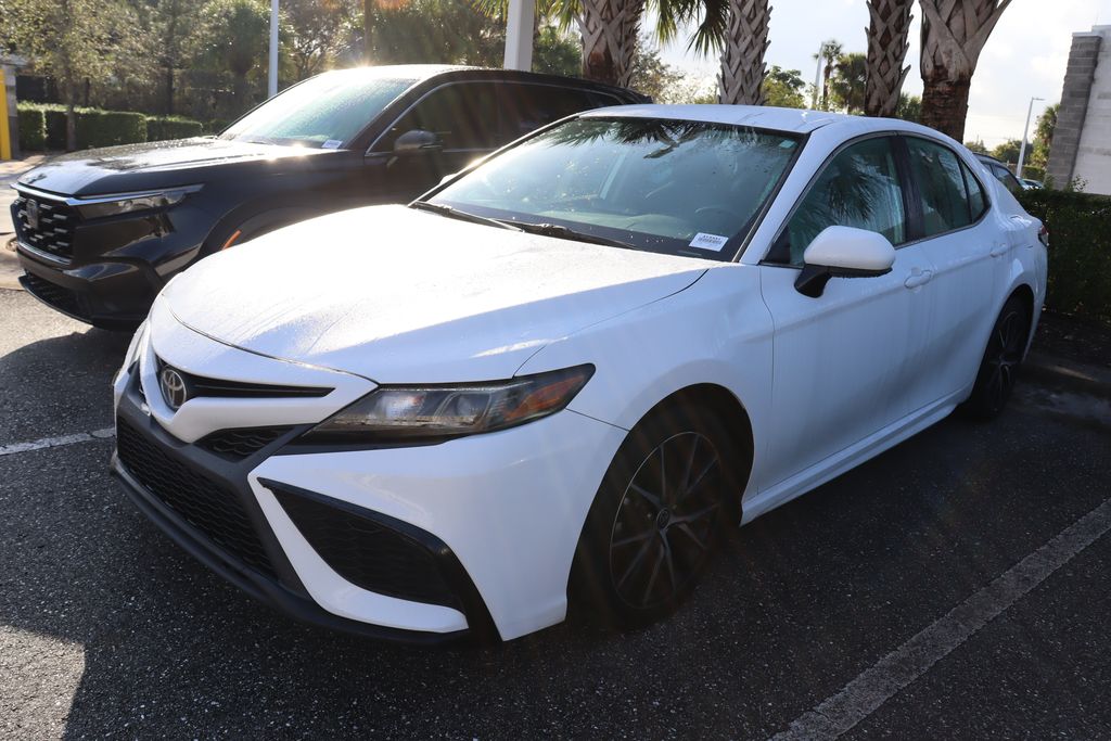 2021 Toyota Camry SE -
                West Palm Beach, FL