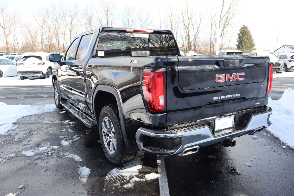 2023 GMC Sierra 1500 SLT 2