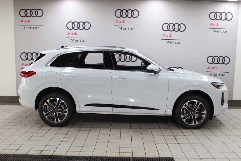 Thumbnail: 2025 Audi Q5 - 7