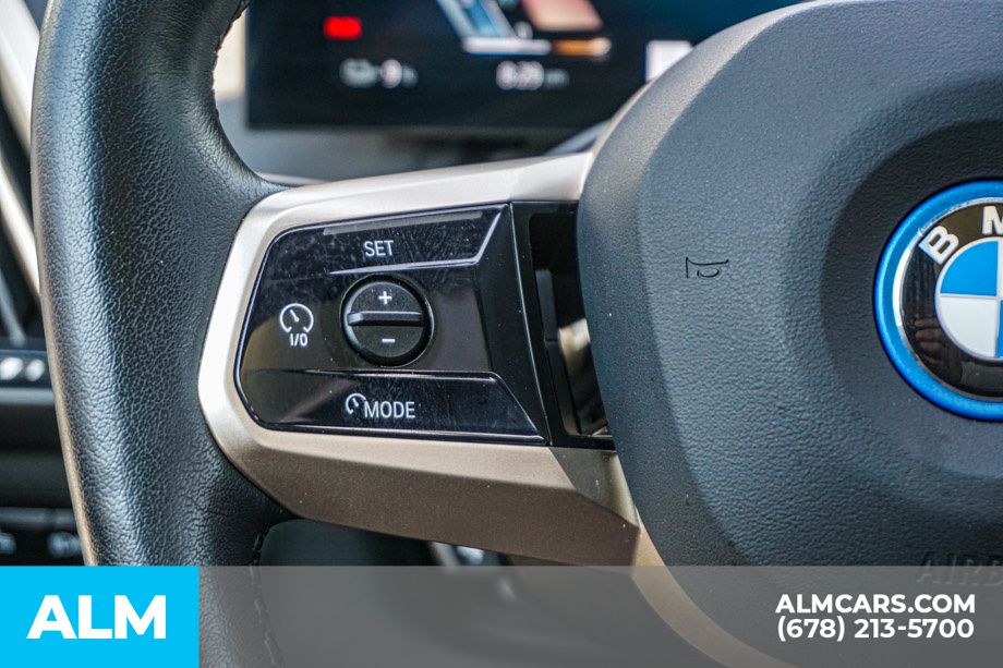 Used 2024 Gray BMW xDrive50 image 29