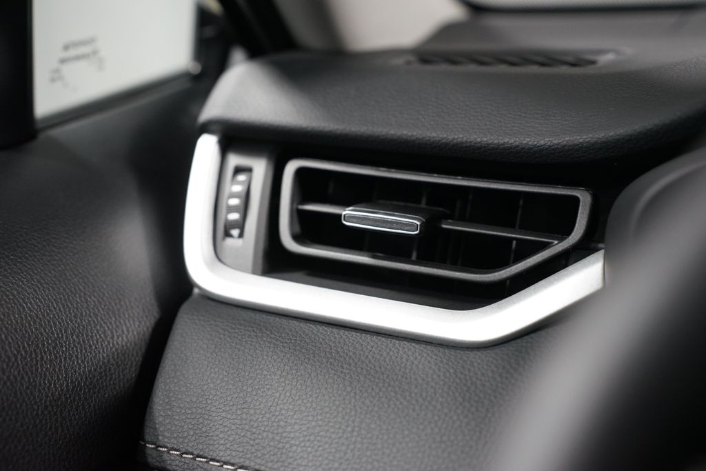 Thumbnail: 2025 Toyota RAV4 - 25