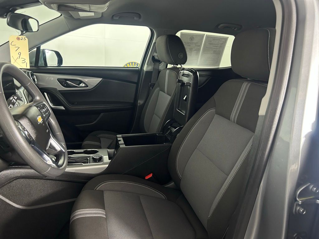 Used 2025 Gray Chevrolet LT image 10