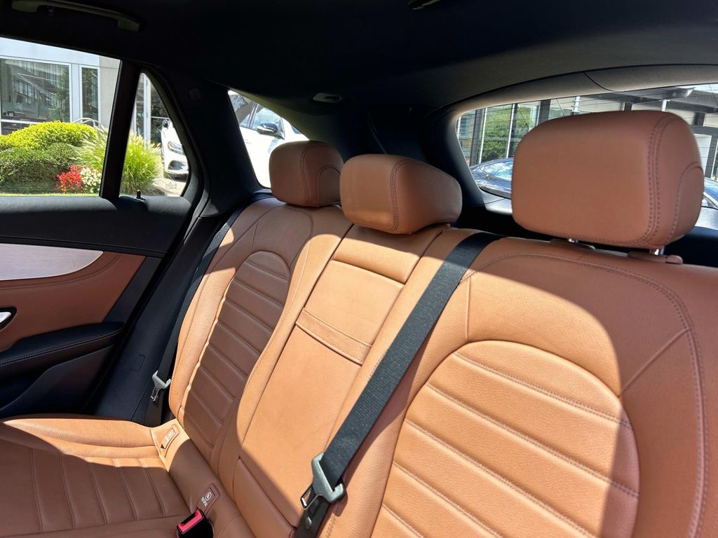 Thumbnail: 2019 Mercedes-Benz GLC - 31