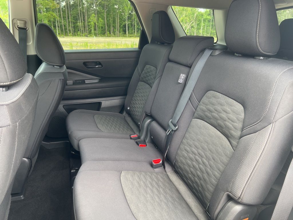 2024 Glacier White Nissan Pathfinder SV FWD SUV