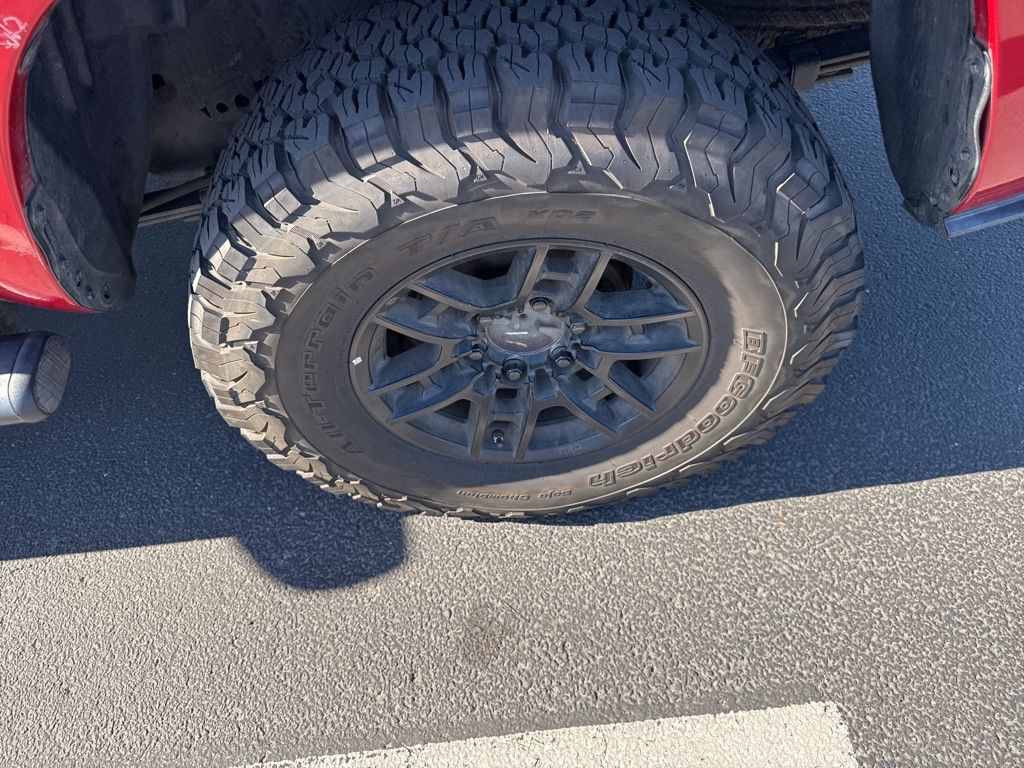 Thumbnail: 2019 Toyota Tacoma - 16