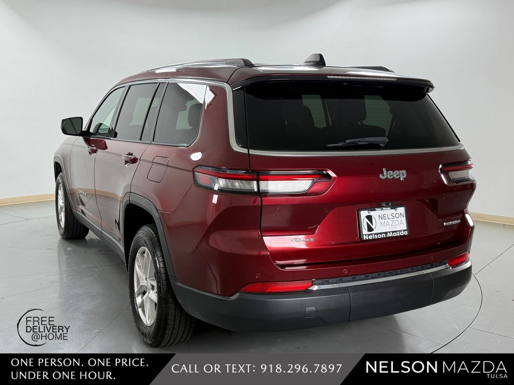 Used 2023 Red Jeep Laredo image 8