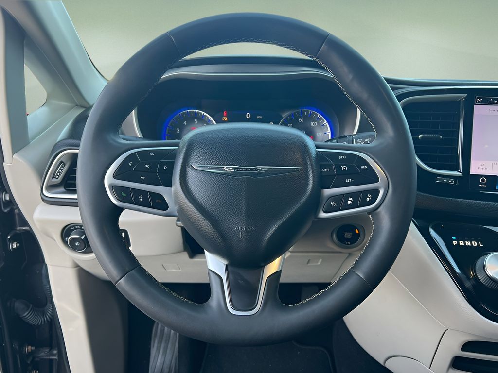 Used 2022 Chrysler Pacifica Van