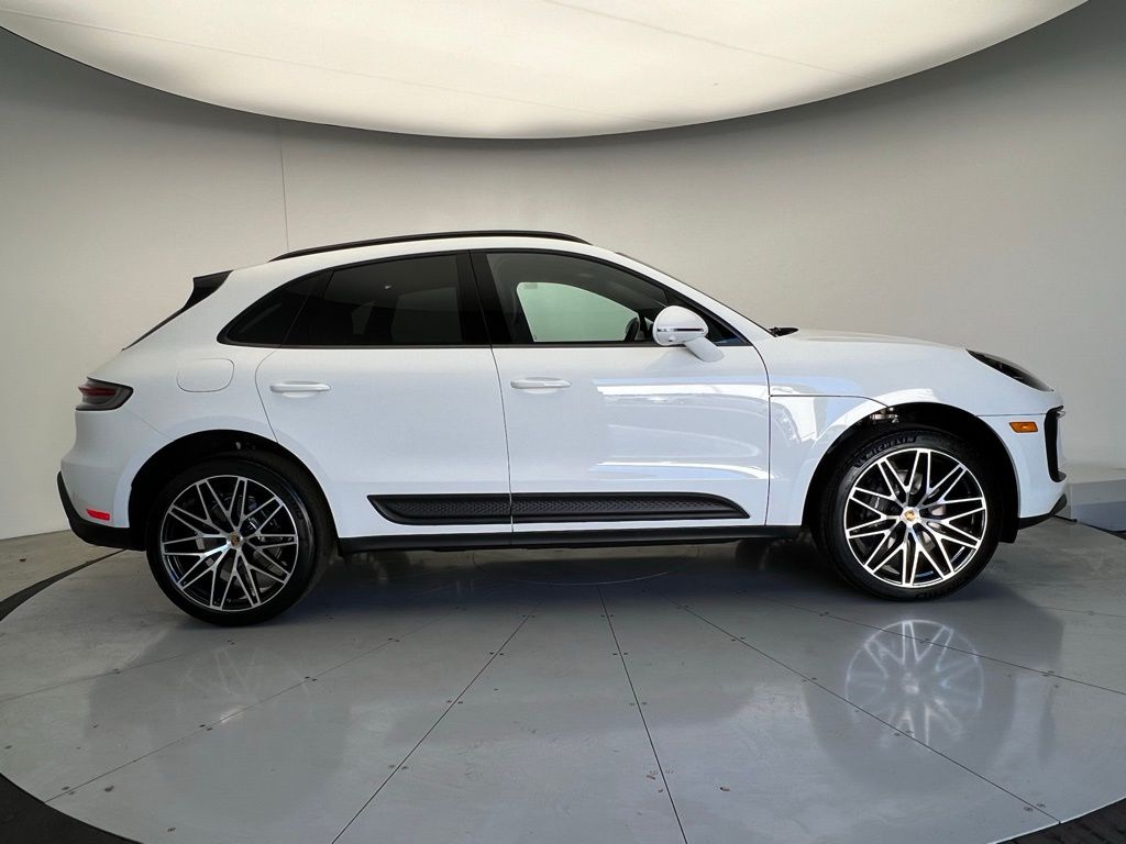 Thumbnail: 2026 Porsche Macan - 23