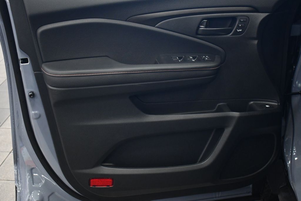 Thumbnail: 2026 Honda Ridgeline - 8