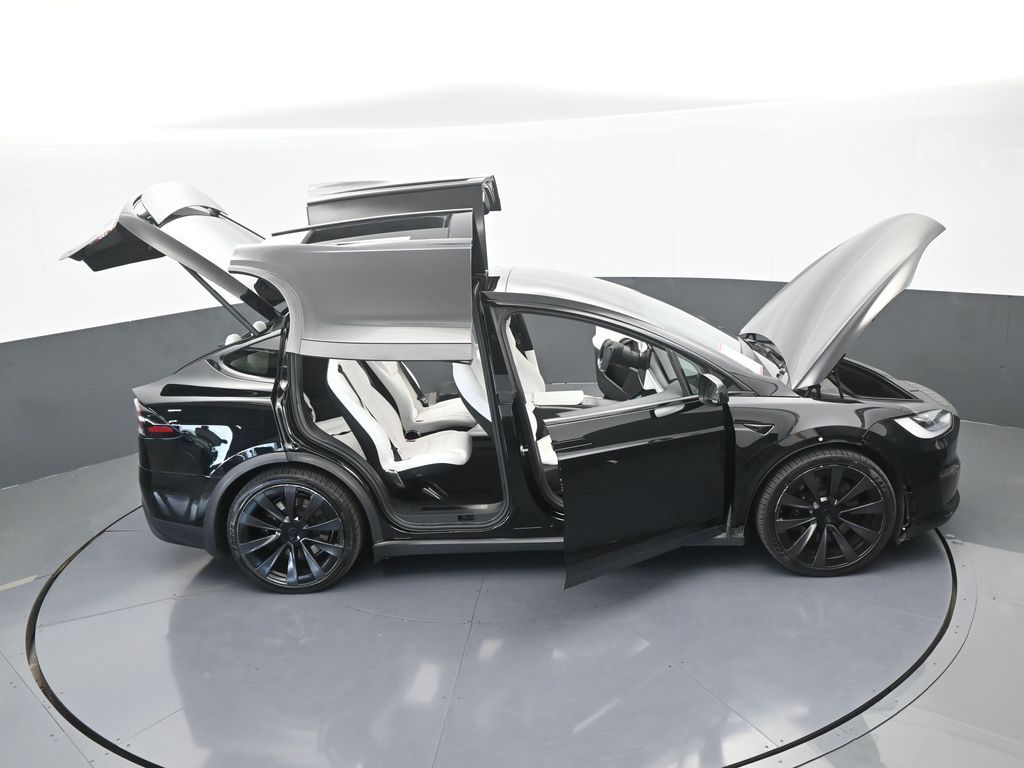 Used 2022 Black Tesla Plaid image 65