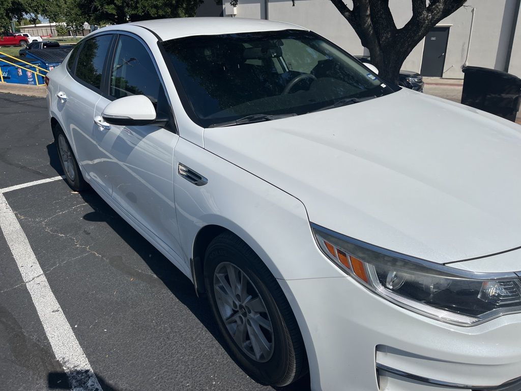 Thumbnail: 2016 Kia Optima - 3