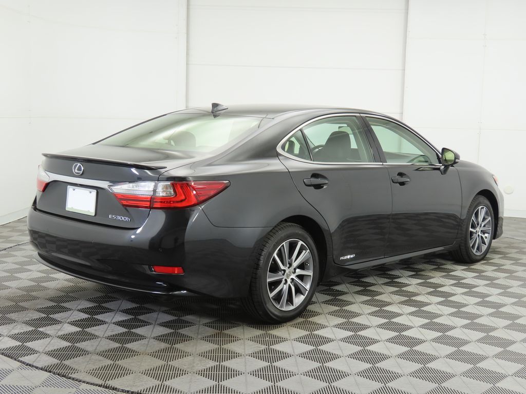 2016 Lexus ES Hybrid 300h 5