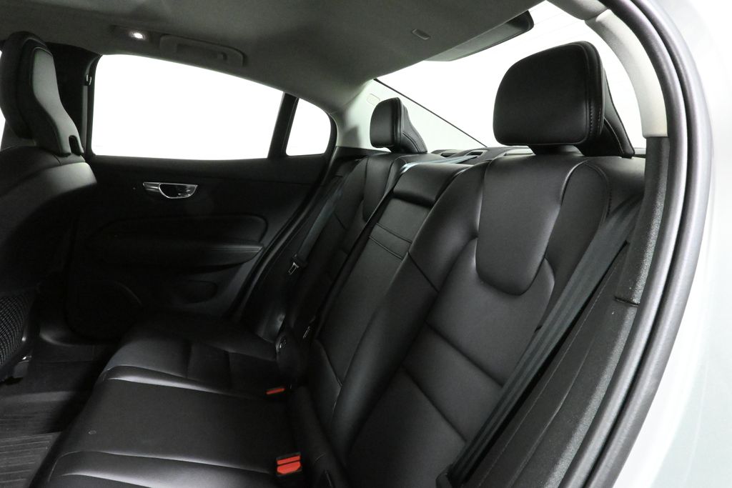 Thumbnail: 2024 Volvo S60 - 5