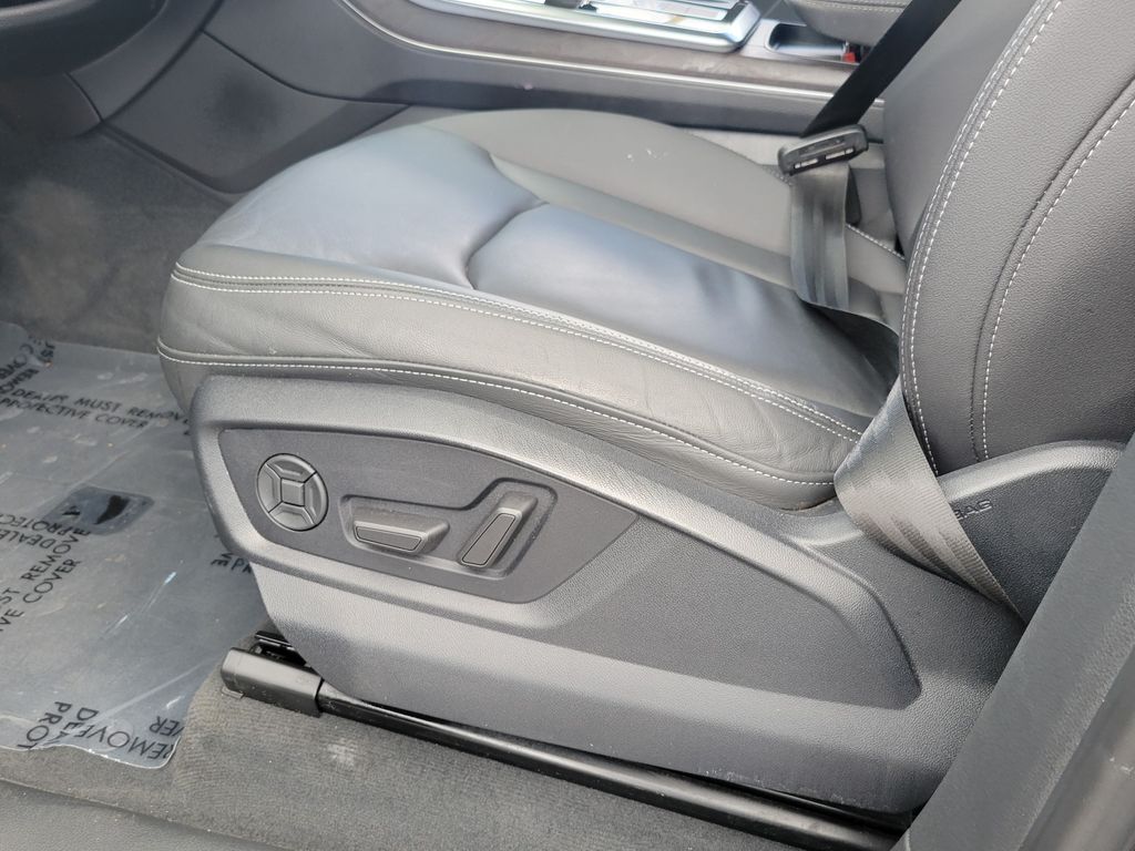 Thumbnail: 2023 Audi Q8 - 23