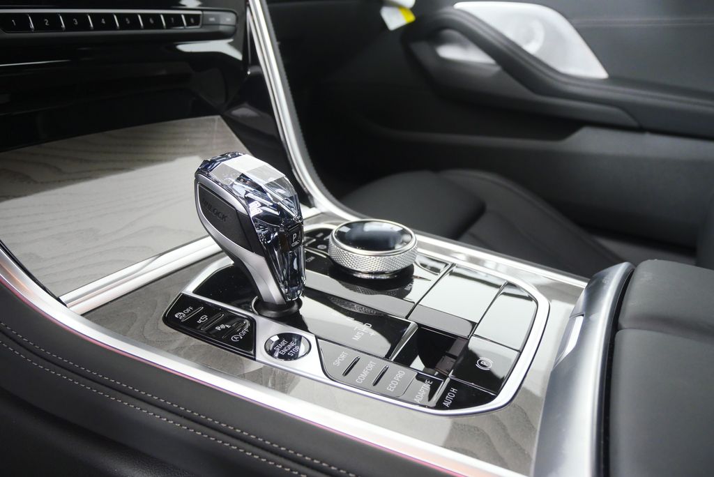 Thumbnail: 2026 BMW 8 Series - 19