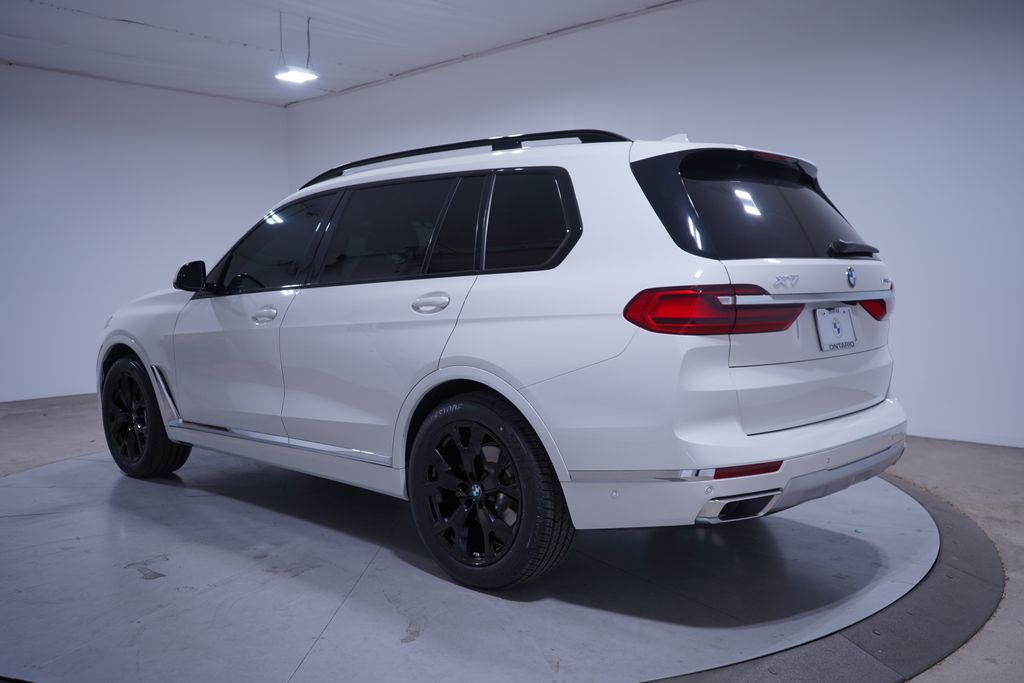 2022 BMW X7 xDrive40i 3