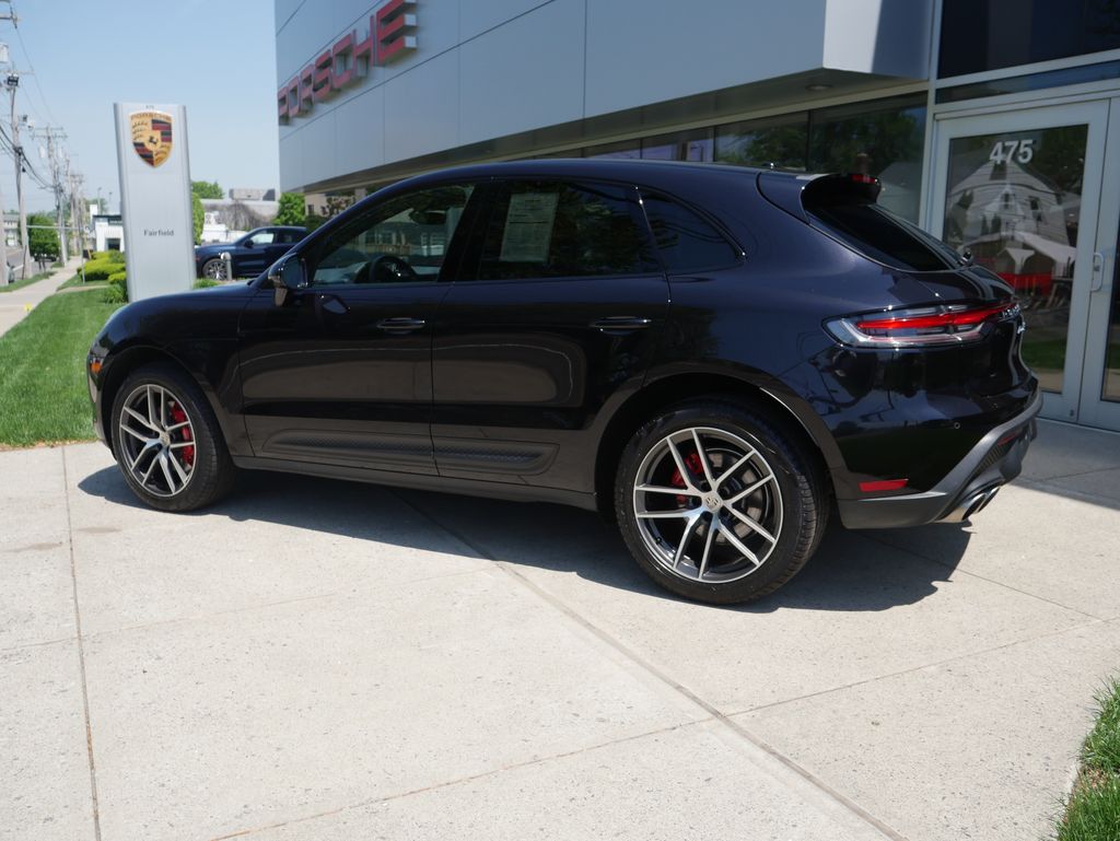 Thumbnail: 2023 Porsche Macan - 3