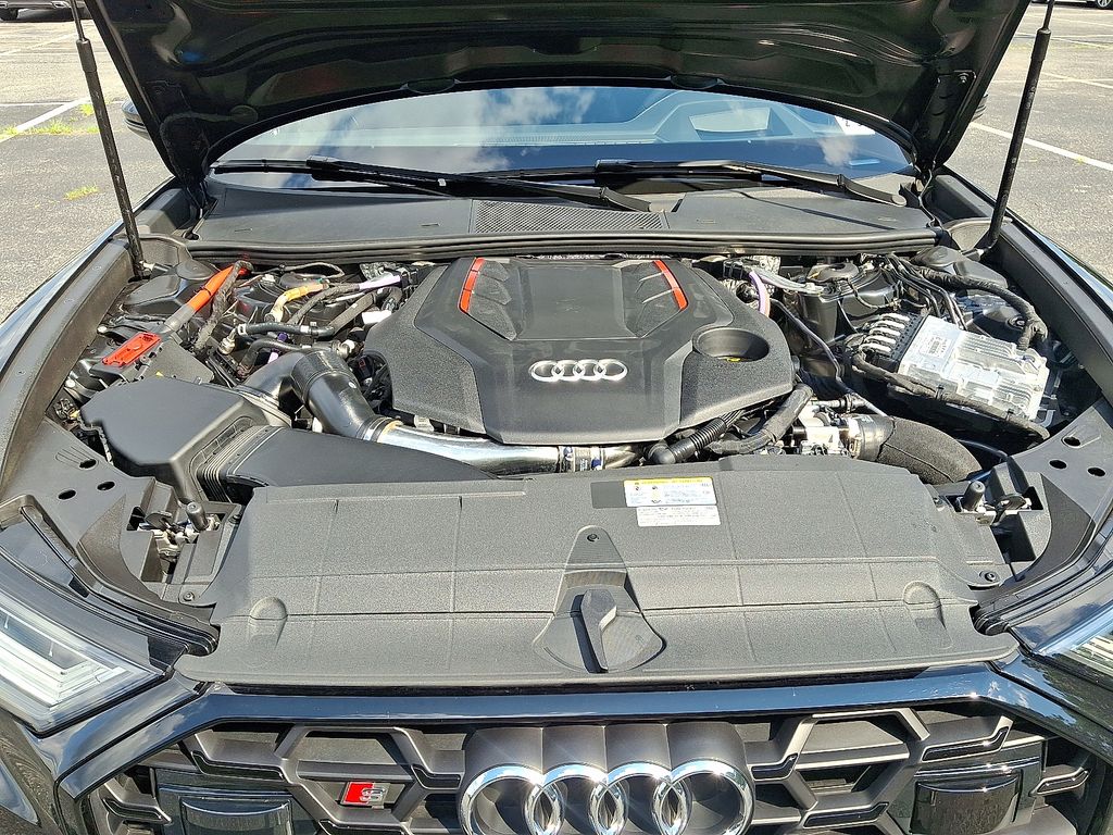 Thumbnail: 2025 Audi S6 - 29