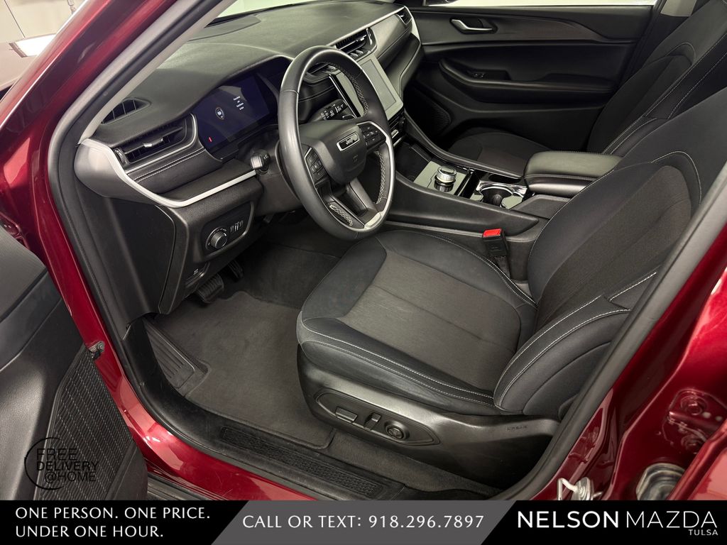 Used 2023 Red Jeep Laredo image 18